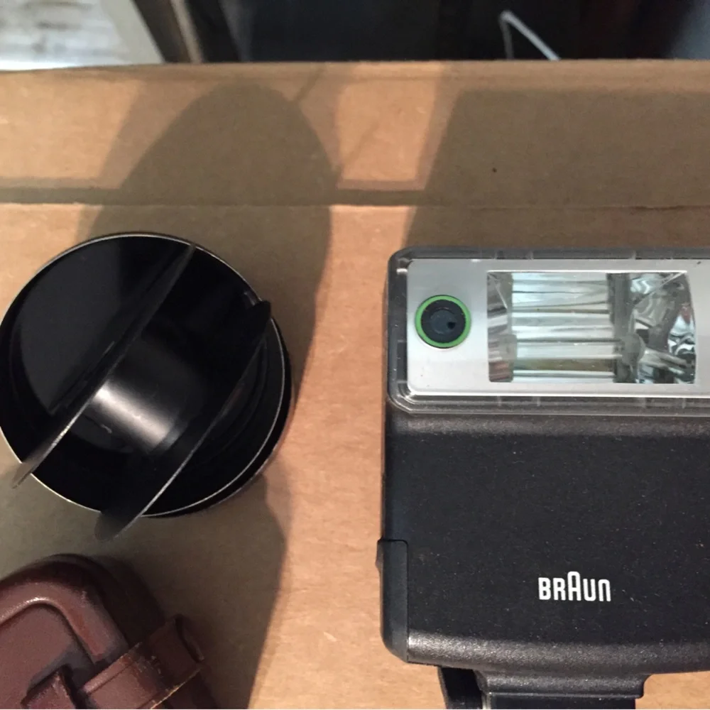 Braun Flash with camera plunger release